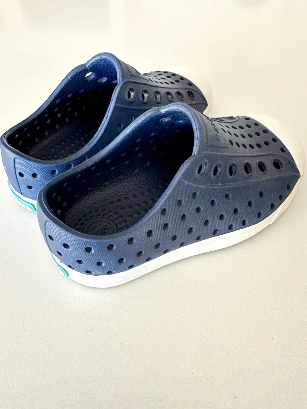 NATIVE JEFFERSON WATERPROOF SLIP-ON SHOES TODDLER SIZE C6 NAVY